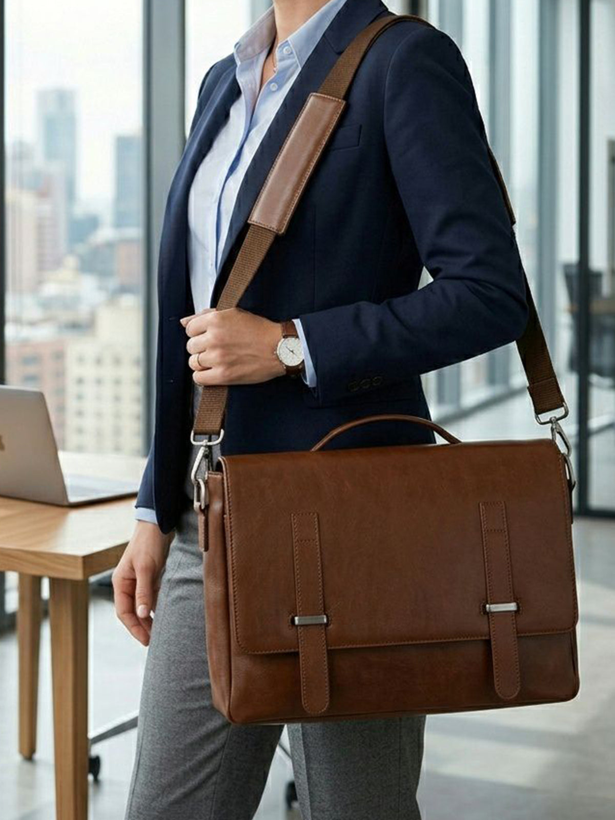 Messenger Bag in Chestnut