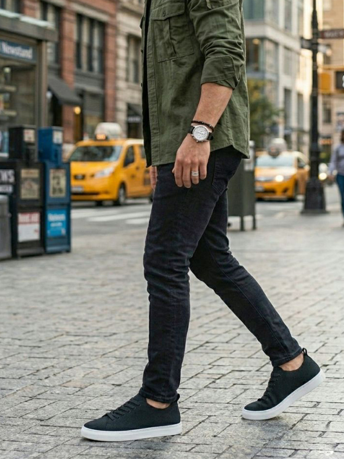Biodegradable NY Sneakers in Black knit