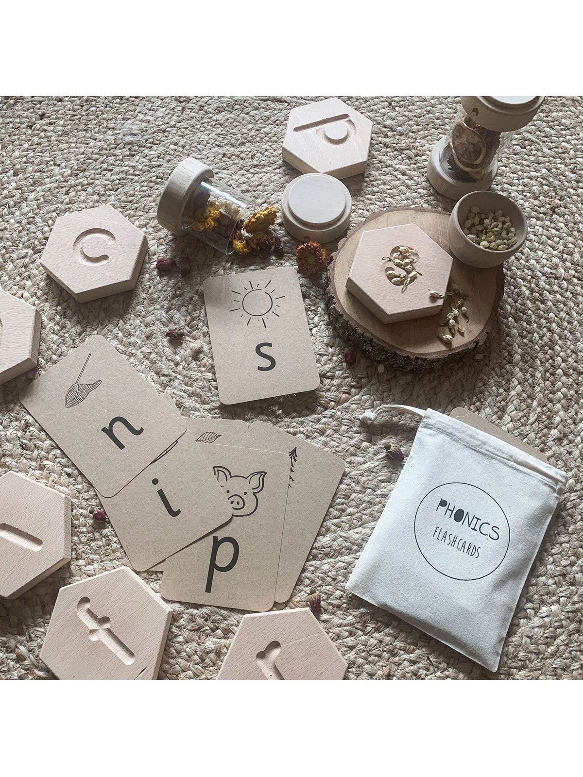 The Little Coach House Phonics Flashcards