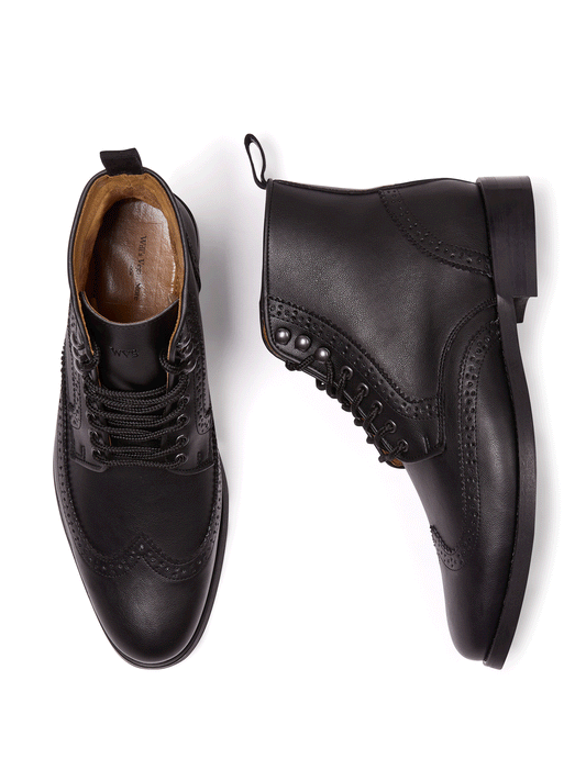 Brogue Boots in Black