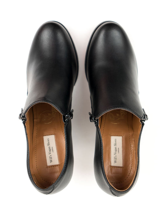 Zip Heels in Black, heel detail
