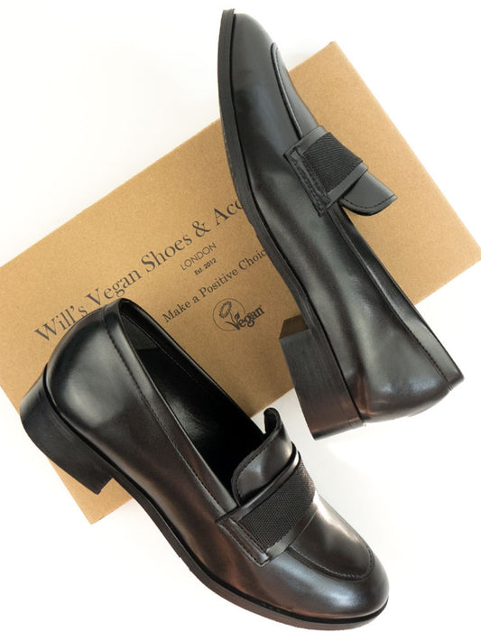 Ribbon Loafers in Black